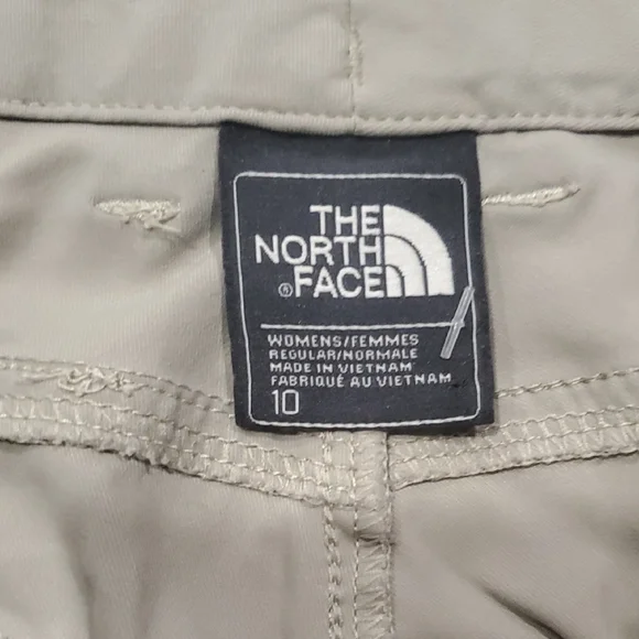 The North Face Women's Beige Cargo Shorts - Picture 9 of 12